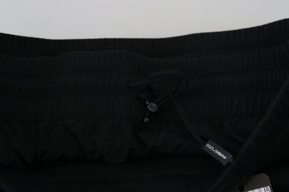 Realza tu verano: Bermudas negras clásicas