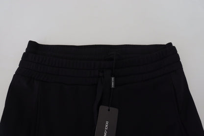 Realza tu verano: Bermudas negras clásicas