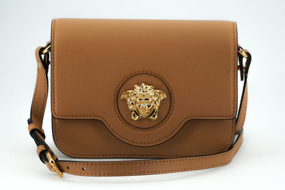 Elegante bolso de hombro de piel de becerro en color marrón