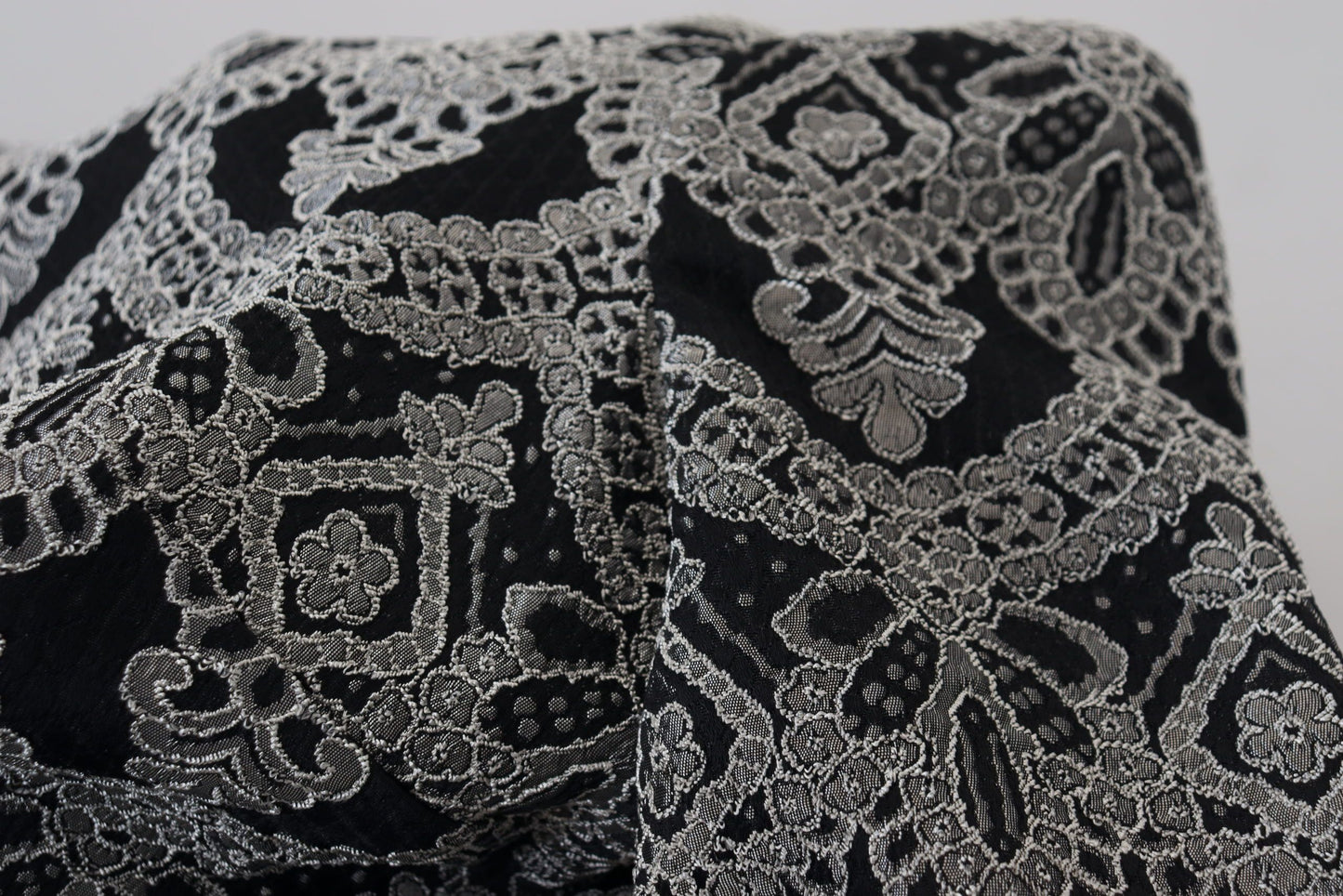 Elegante vestido recto ajustado de jacquard