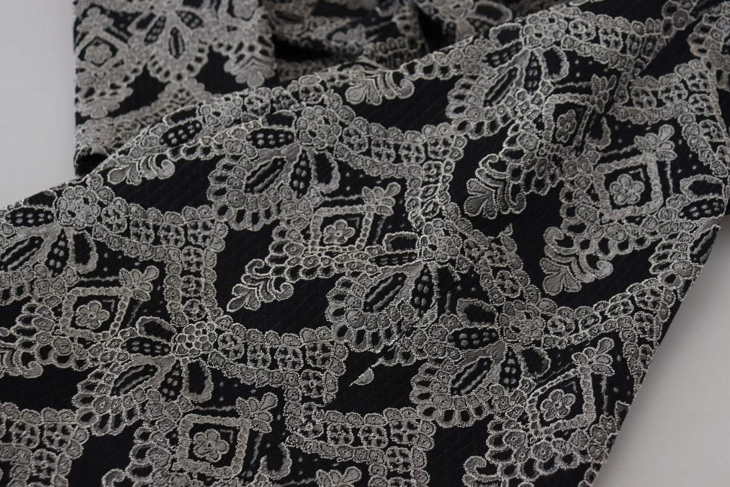 Elegante vestido recto ajustado de jacquard