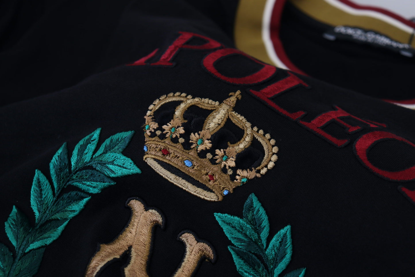 Camiseta icónica de algodón negro con cuello redondo