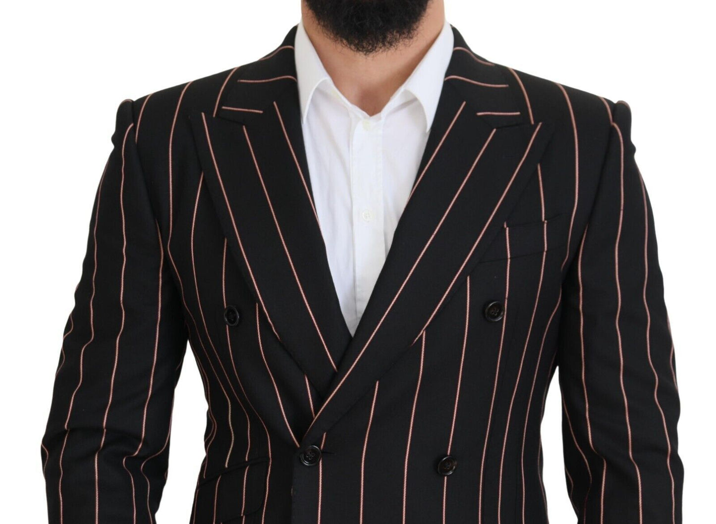 Elegante blazer negro cruzado de corte entallado