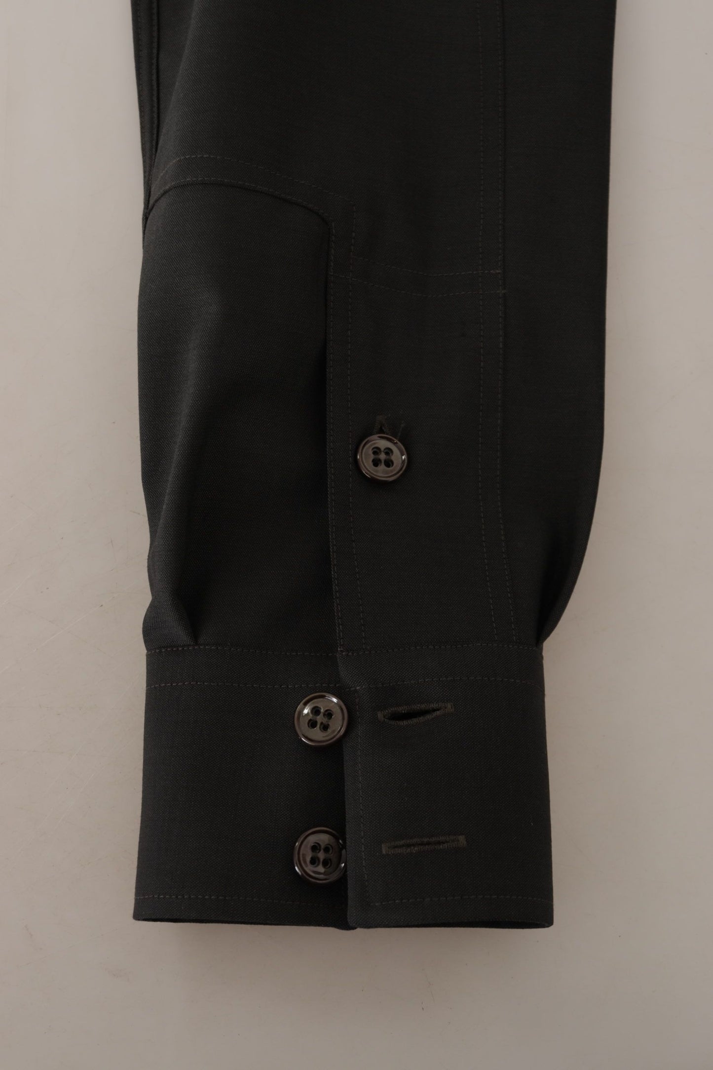 Camisa elegante de algodón verde oscuro de corte entallado