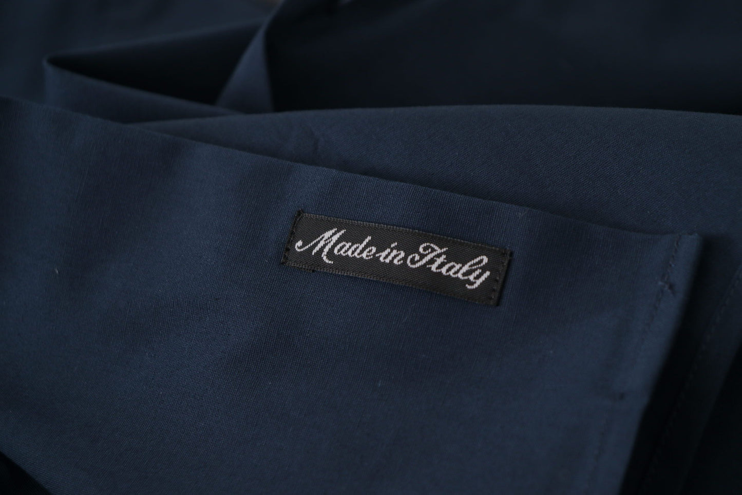 Camisa de vestir de algodón Navy Elegance