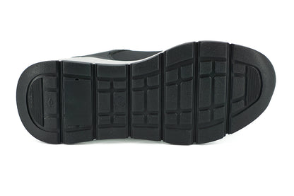 Elegantes zapatillas de piel monocromáticas