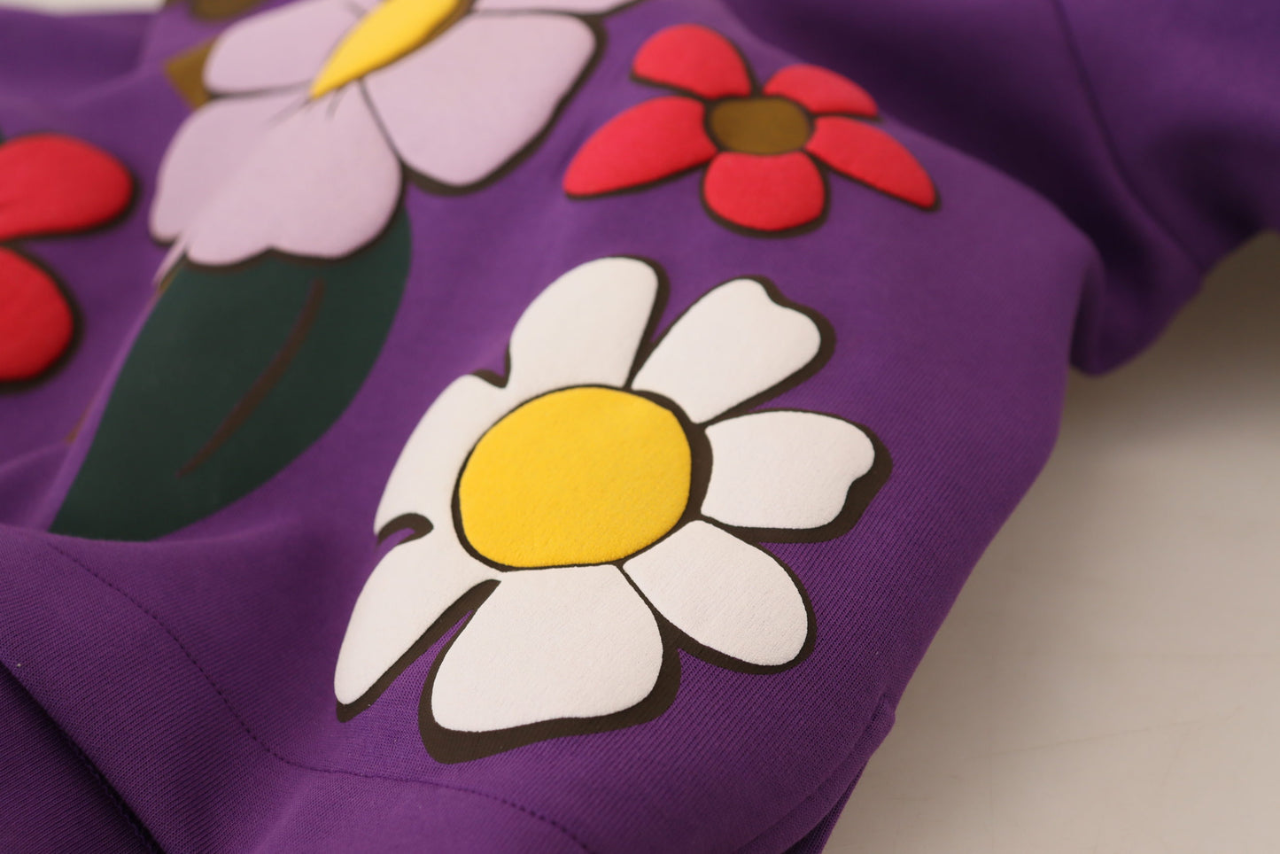 Elegante suéter morado con estampado floral