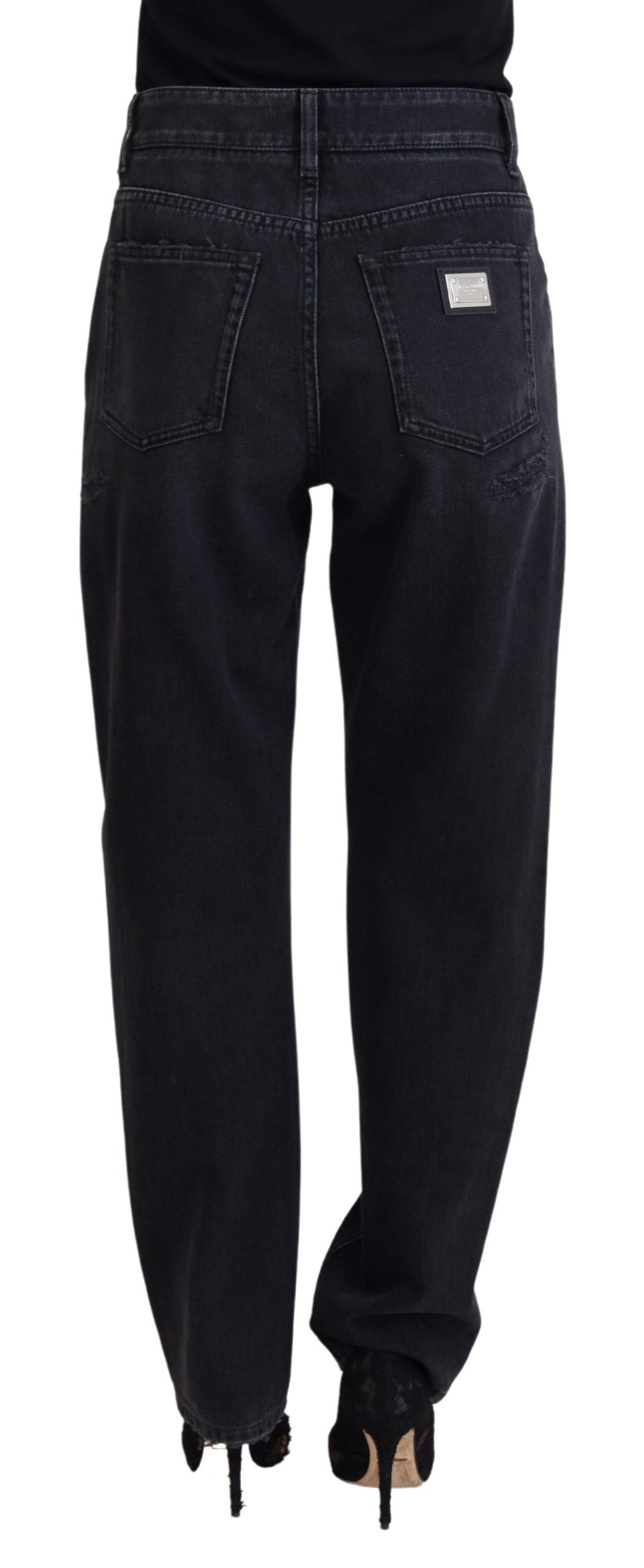 Pantalones vaqueros negros elegantes: eleva tu armario