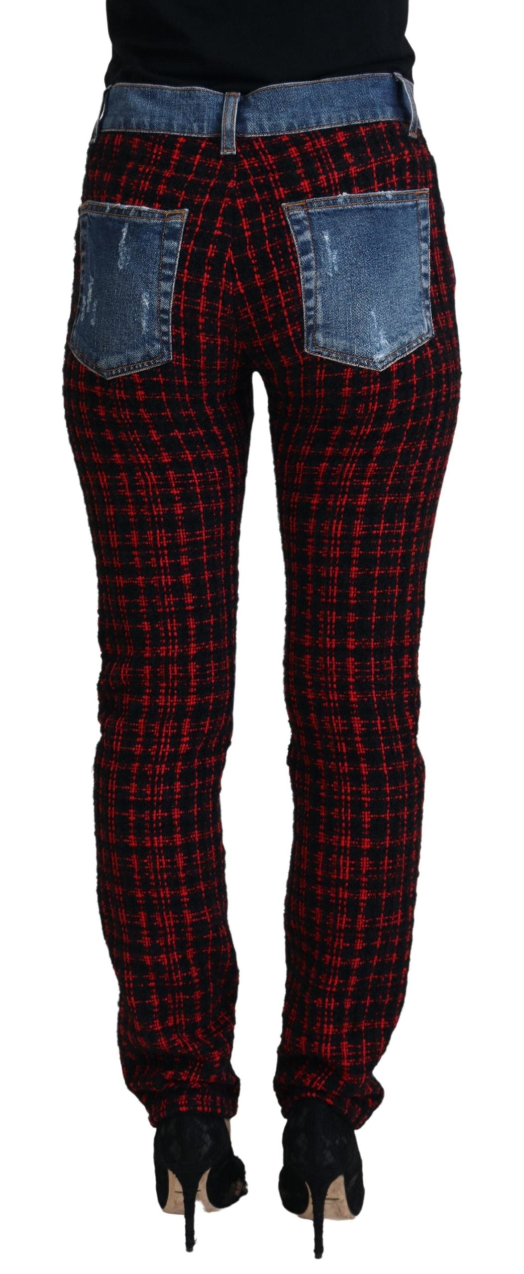 Pantalones vaqueros con espalda a cuadros y elegancia elevada
