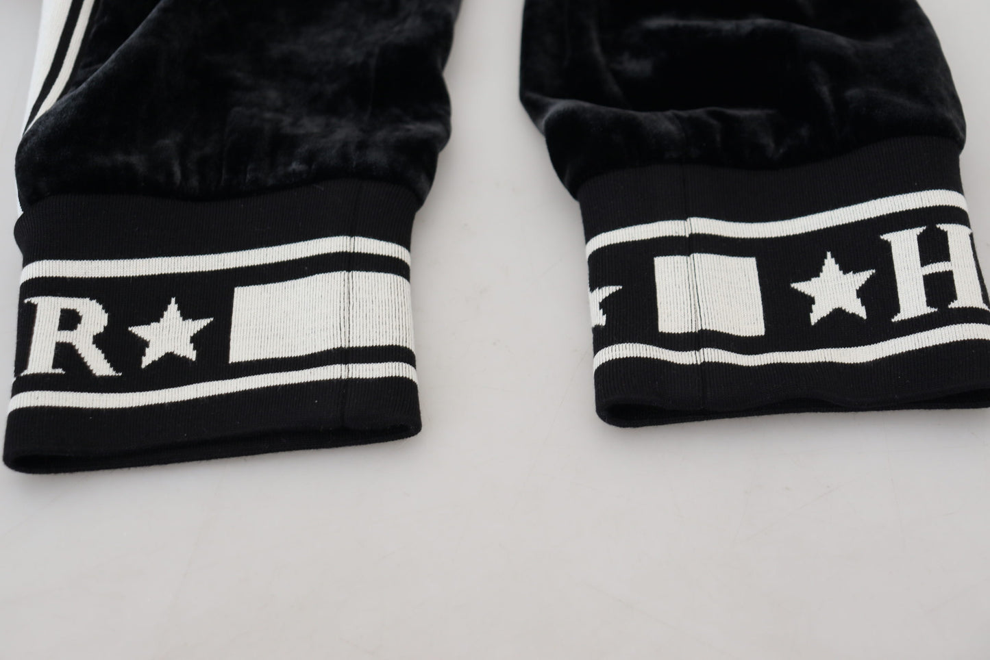 Pantalones de terciopelo elegantes - Lujo negro atemporal