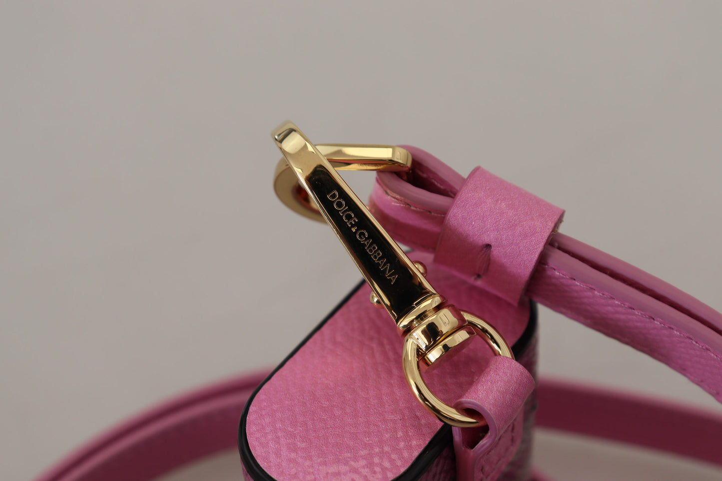 Estuche elegante de cuero rosa para AirPods