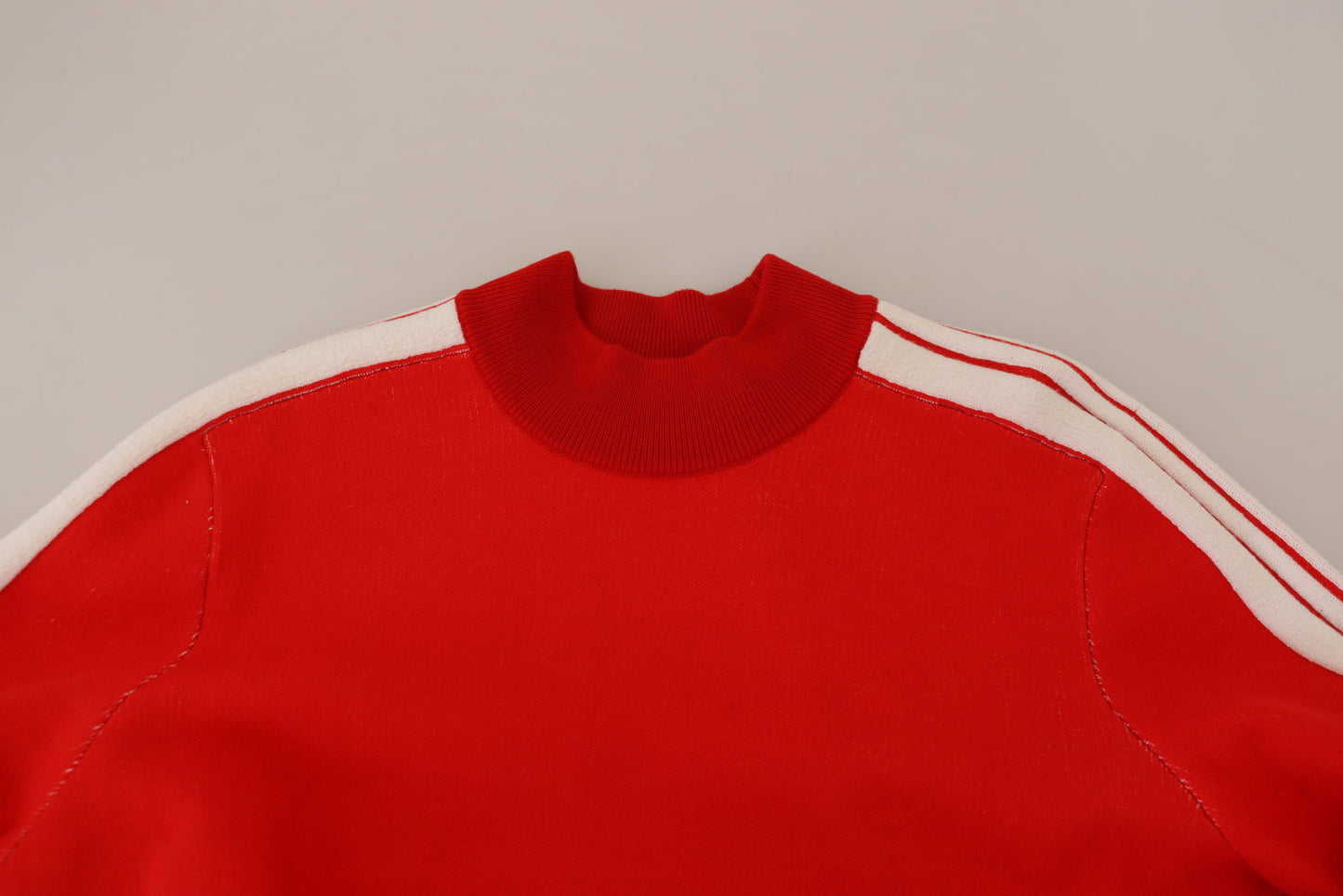 Suéter rojo elegante para hombre