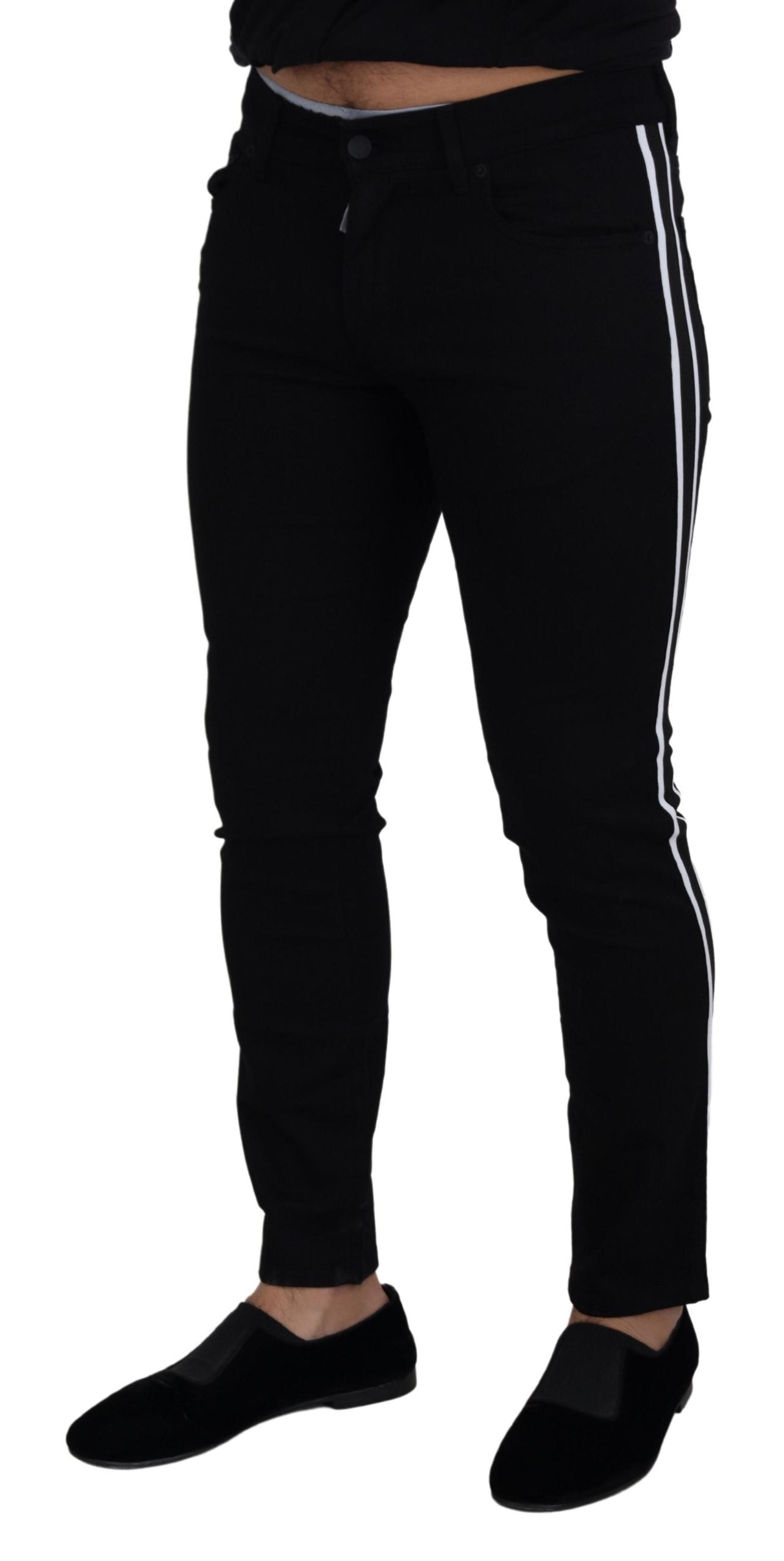 Pantalones vaqueros negros elegantes de corte ajustado