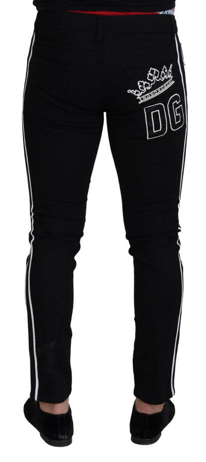 Pantalones vaqueros negros elegantes de corte ajustado
