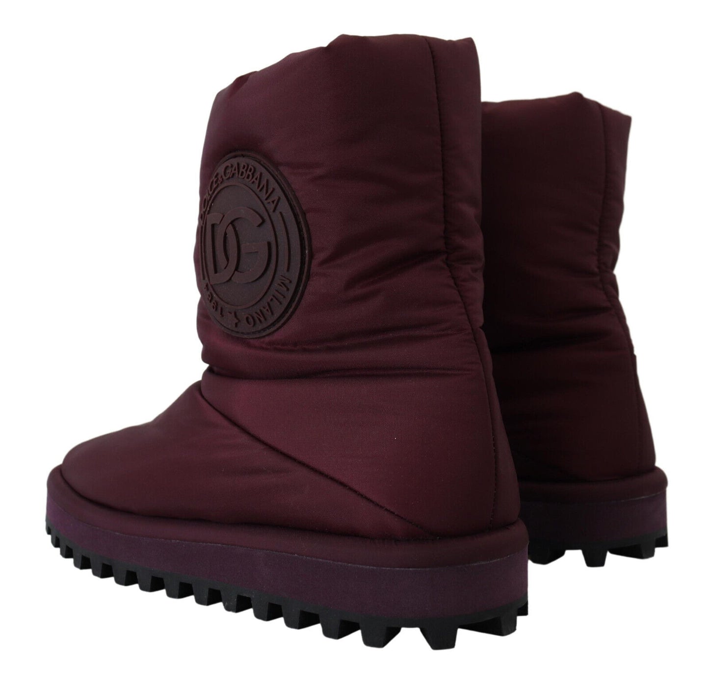 Elegantes botas burdeos de media caña