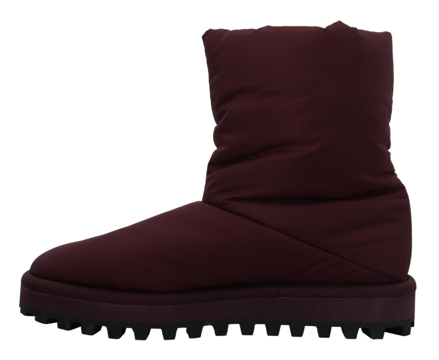 Elegantes botas burdeos de media caña