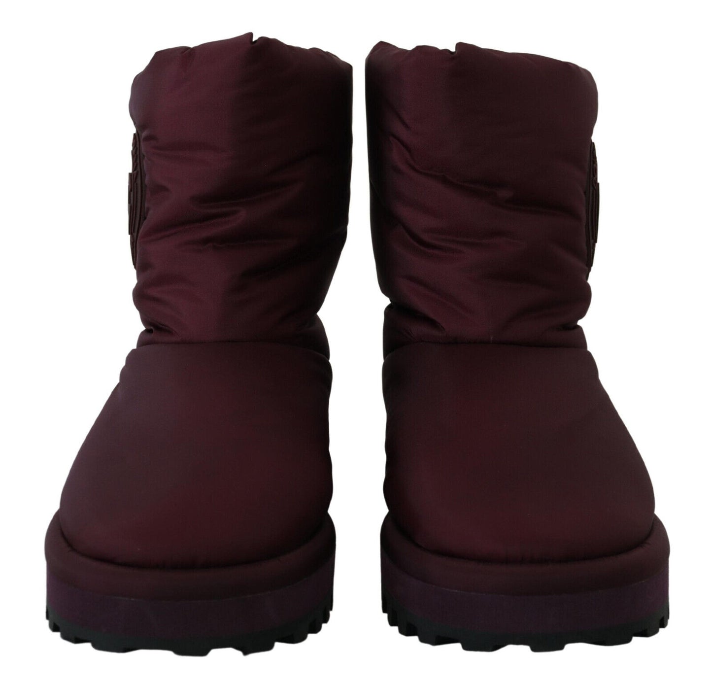 Elegantes botas burdeos de media caña