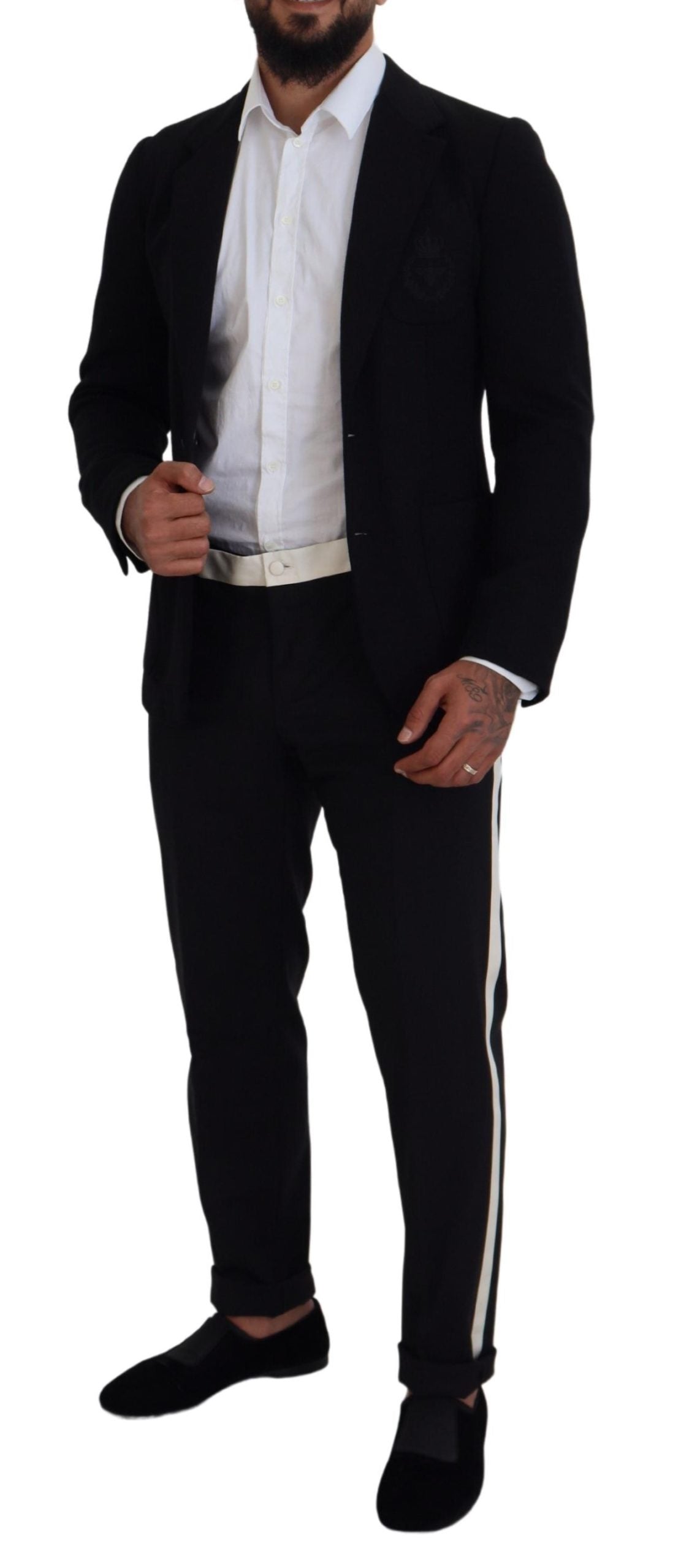 Elegante blazer de lana negra de botonadura sencilla