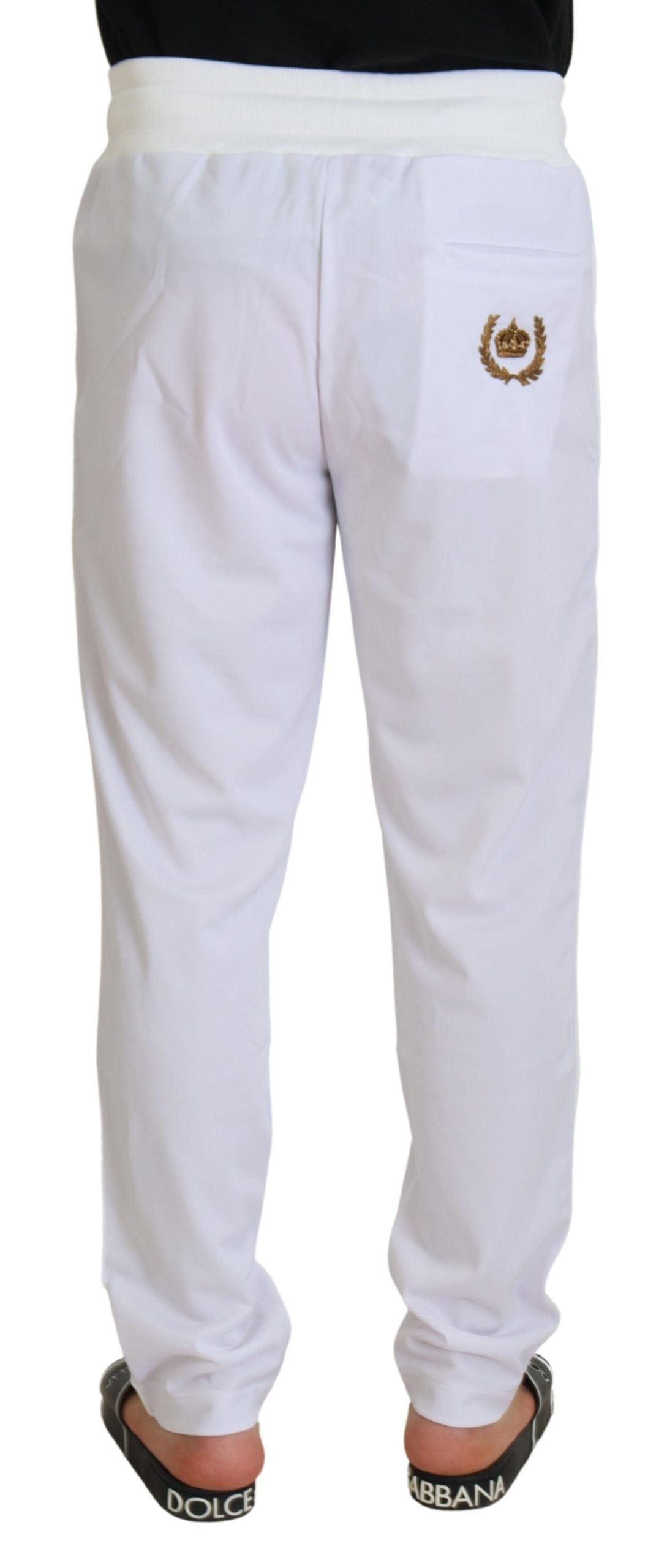 Elegantes pantalones deportivos blancos para una comodidad sofisticada