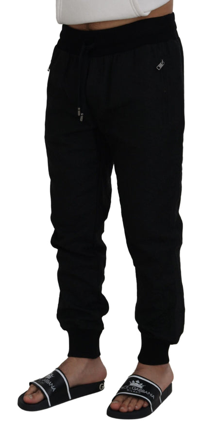 Elegantes pantalones deportivos negros para el hombre moderno