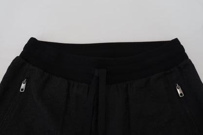 Elegantes pantalones deportivos negros para el hombre moderno