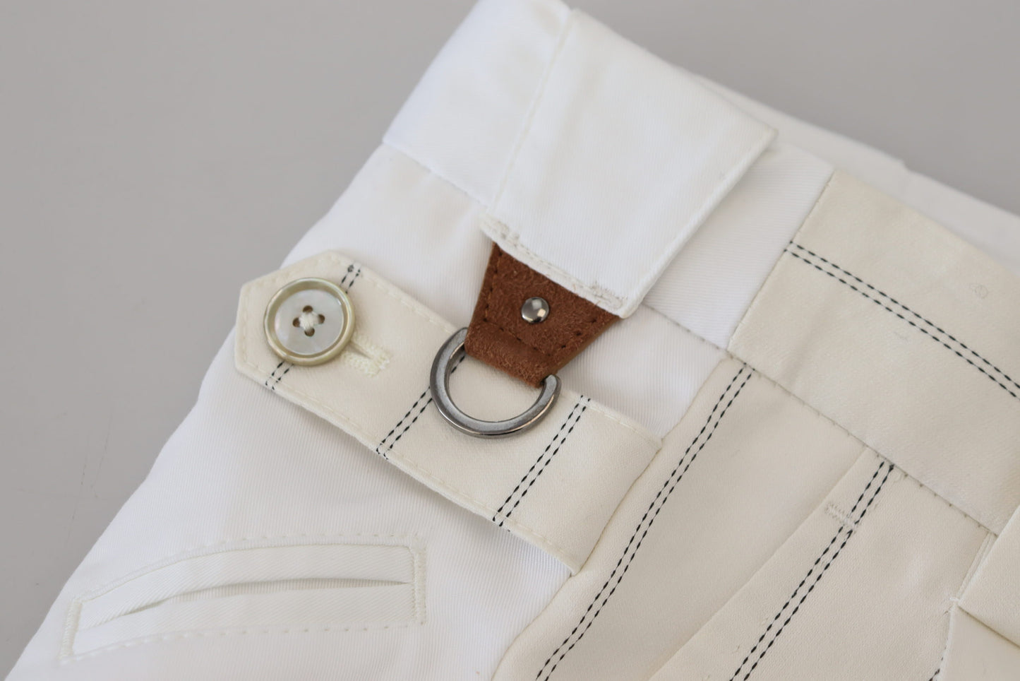 Elegantes pantalones de rayas blancas de MainLine