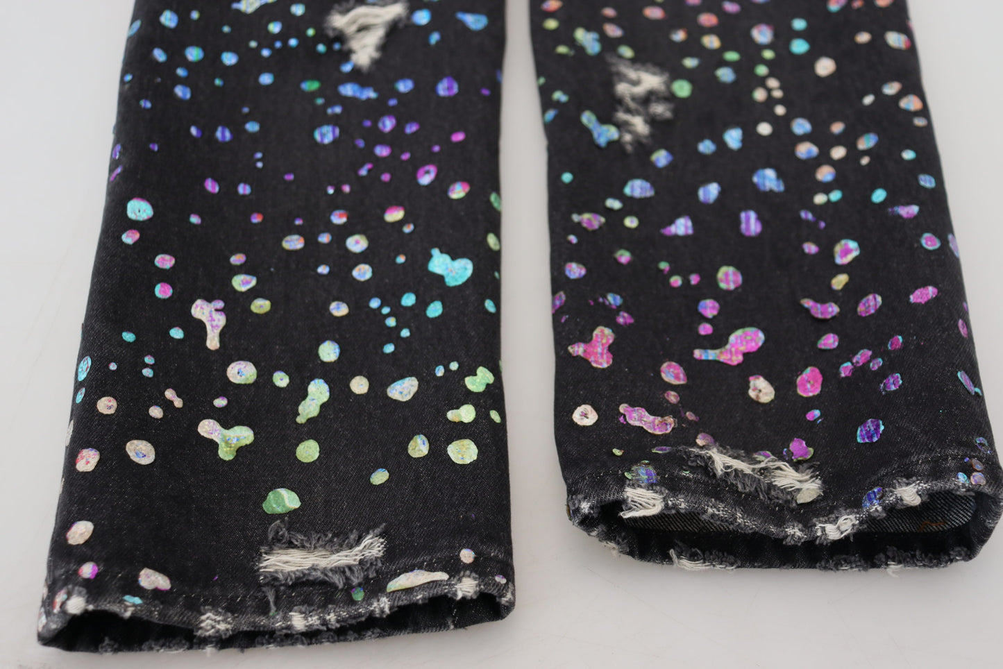 Elegantes pantalones vaqueros con estampado multicolor