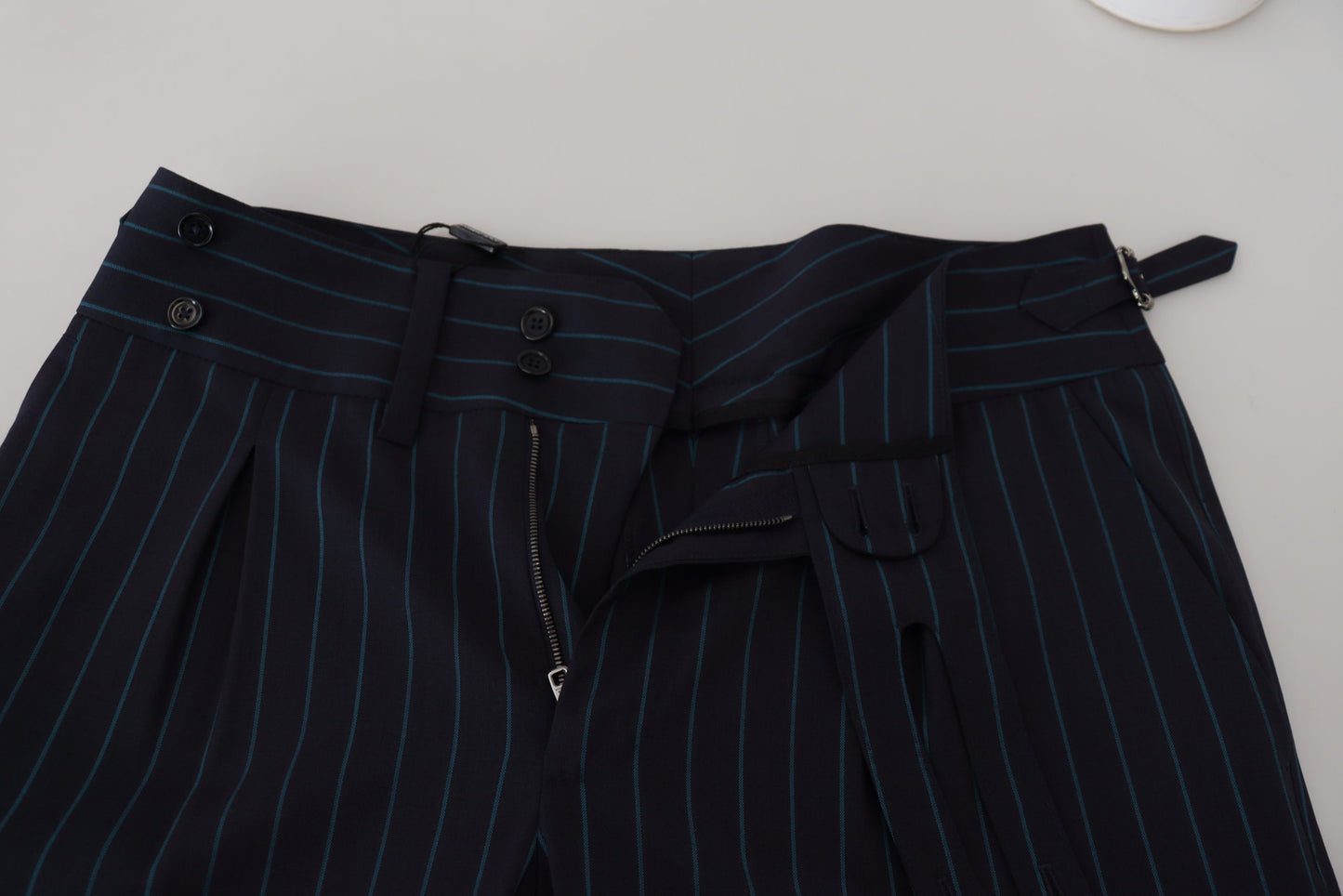 Pantalones elegantes de lana virgen a rayas