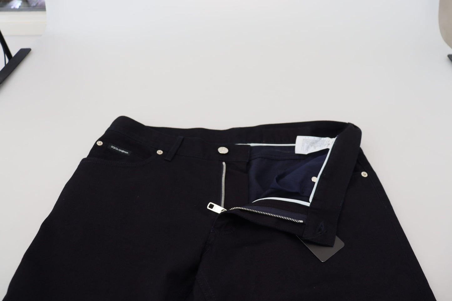 Elegantes pantalones vaqueros de mezcla de seda negra