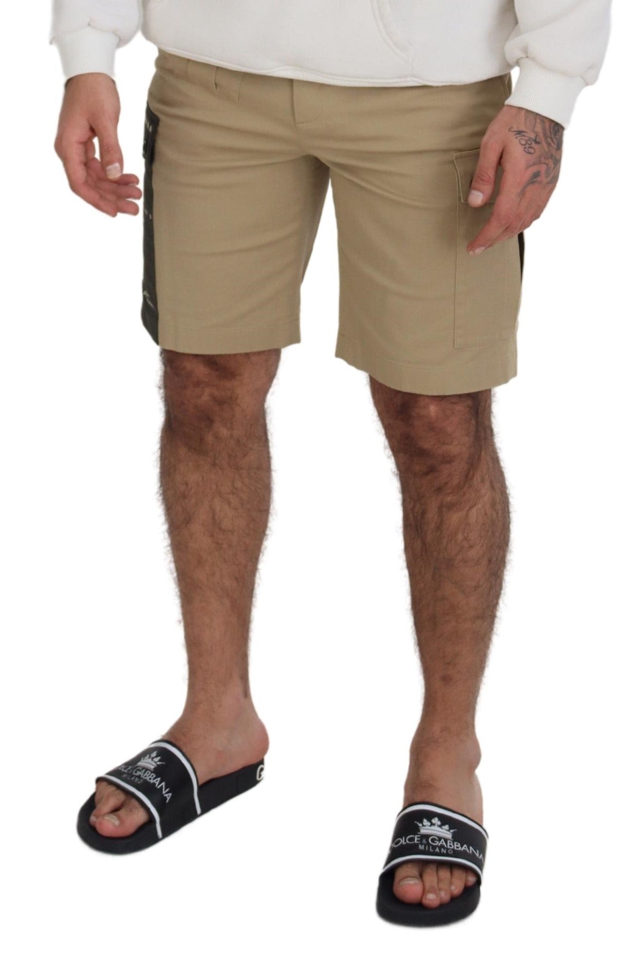 Elegantes pantalones cortos de diseñador en mezcla de algodón beige
