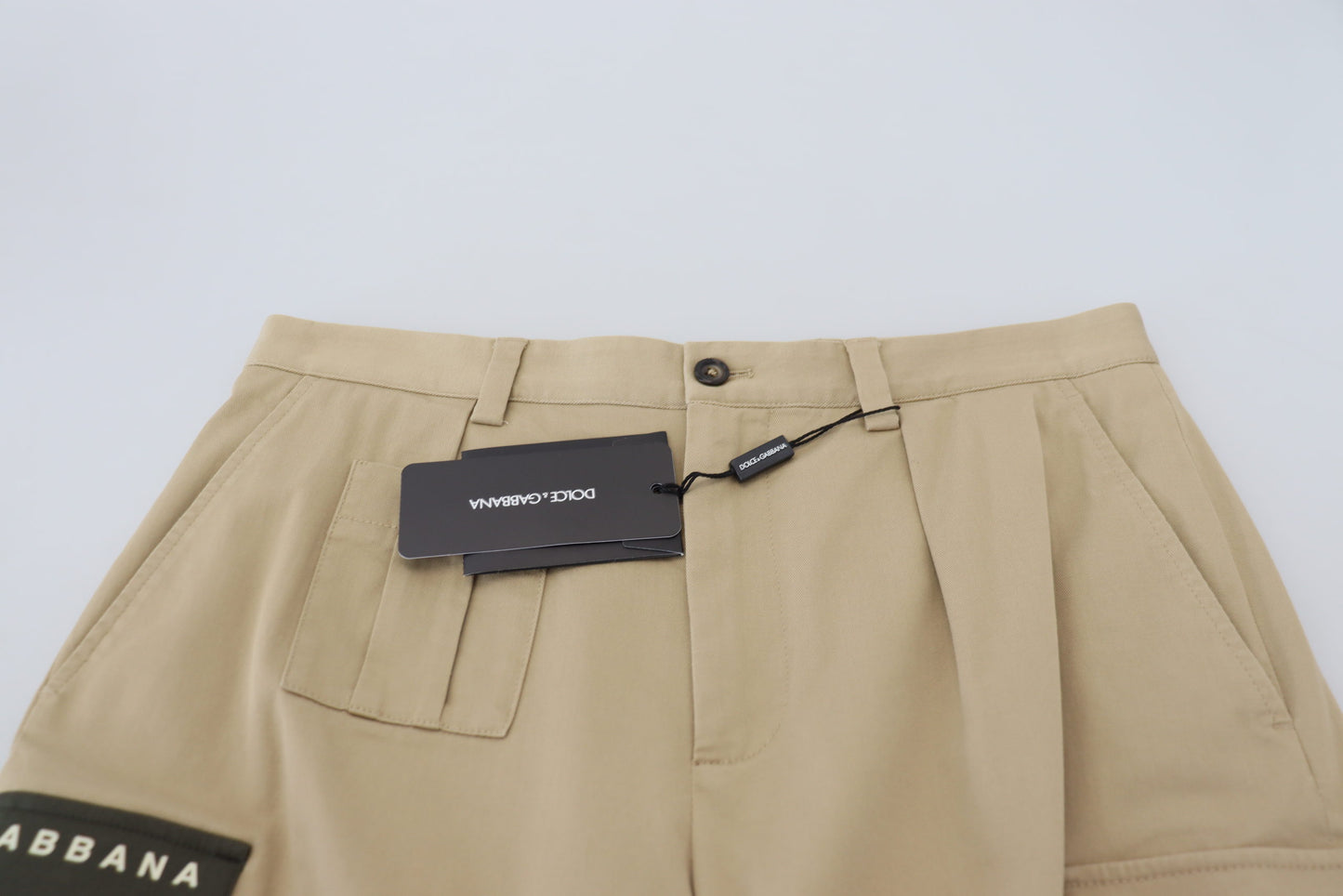 Elegantes pantalones cortos de diseñador en mezcla de algodón beige