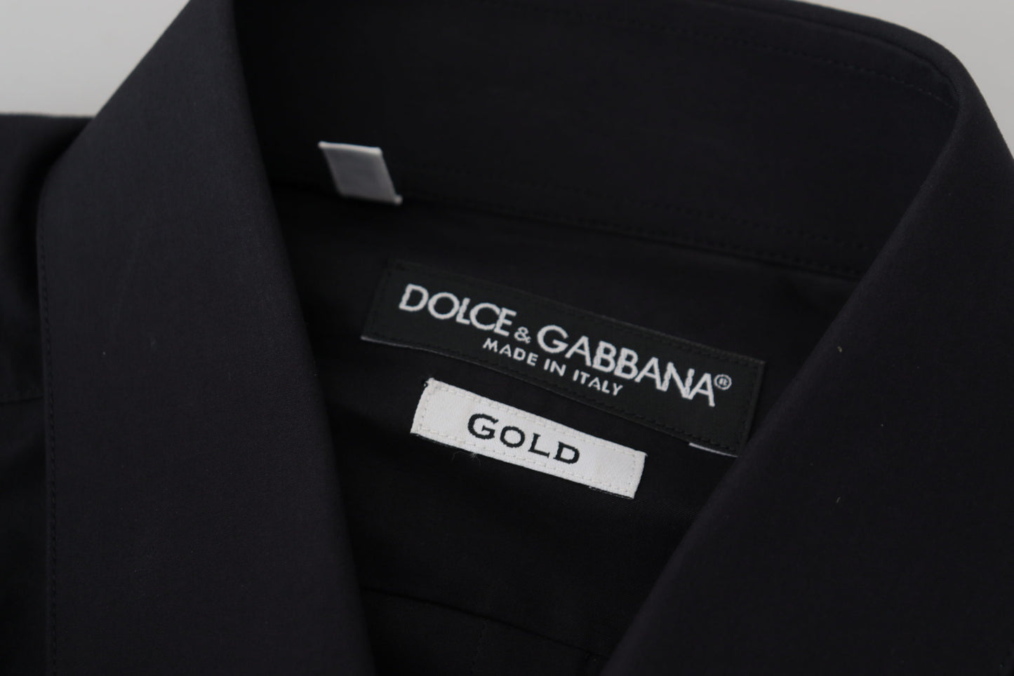 Camisa de vestir elegante de algodón negro de corte entallado