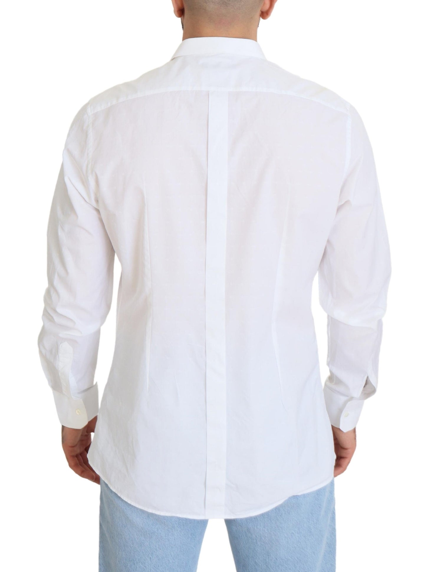 Camisa de vestir de algodón blanco con elegancia reinventada