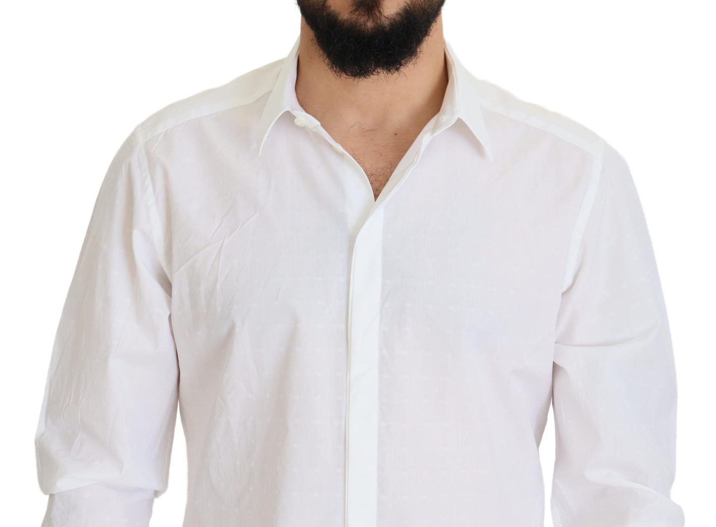 Camisa de vestir de algodón blanco con elegancia reinventada