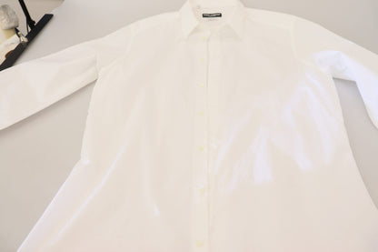 Camisa de vestir de algodón blanco con elegancia reinventada