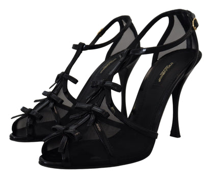 Elegantes sandalias negras de tacón de aguja