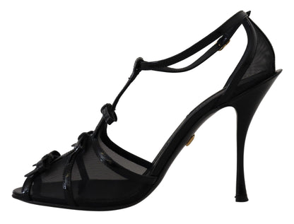 Elegantes sandalias negras de tacón de aguja