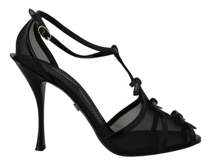 Elegantes sandalias negras de tacón de aguja
