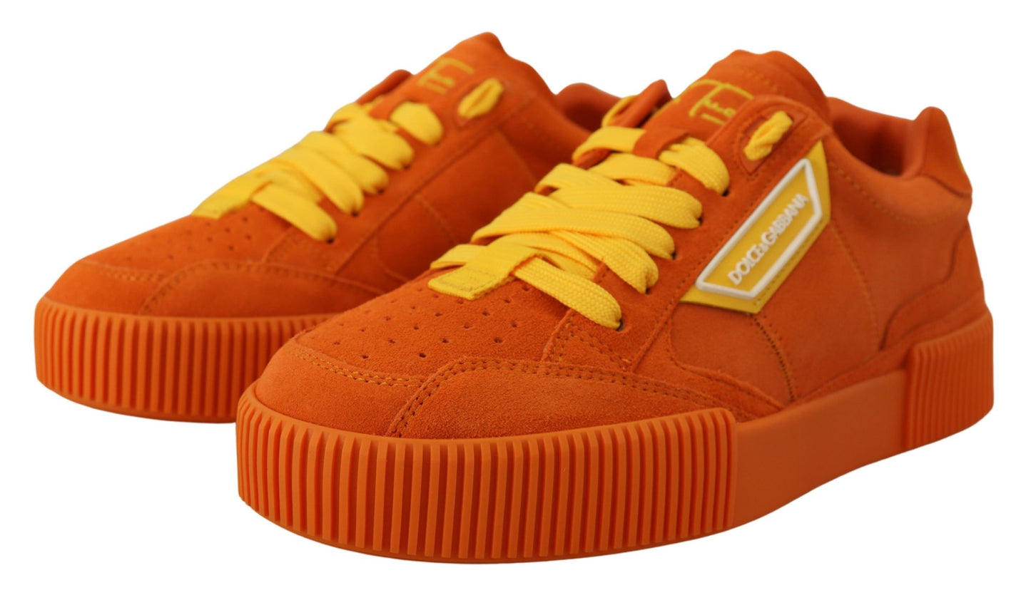 Zapatillas elegantes de ante naranja con cordones