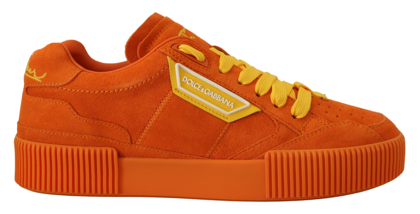 Zapatillas elegantes de ante naranja con cordones