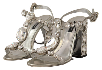 Zapatos de tacón de piel plateada con cristales