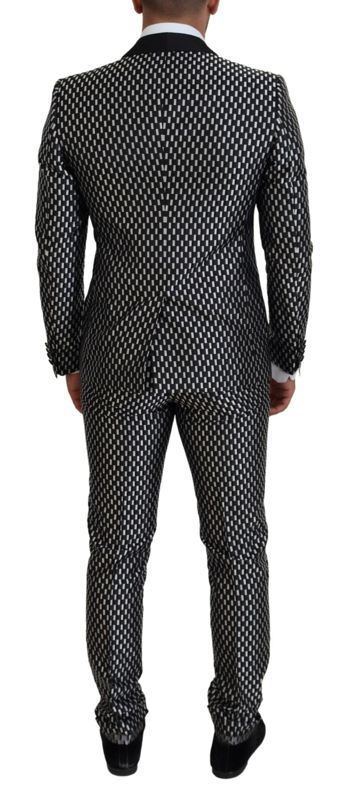 Elegante traje ajustado de mezcla de seda negra