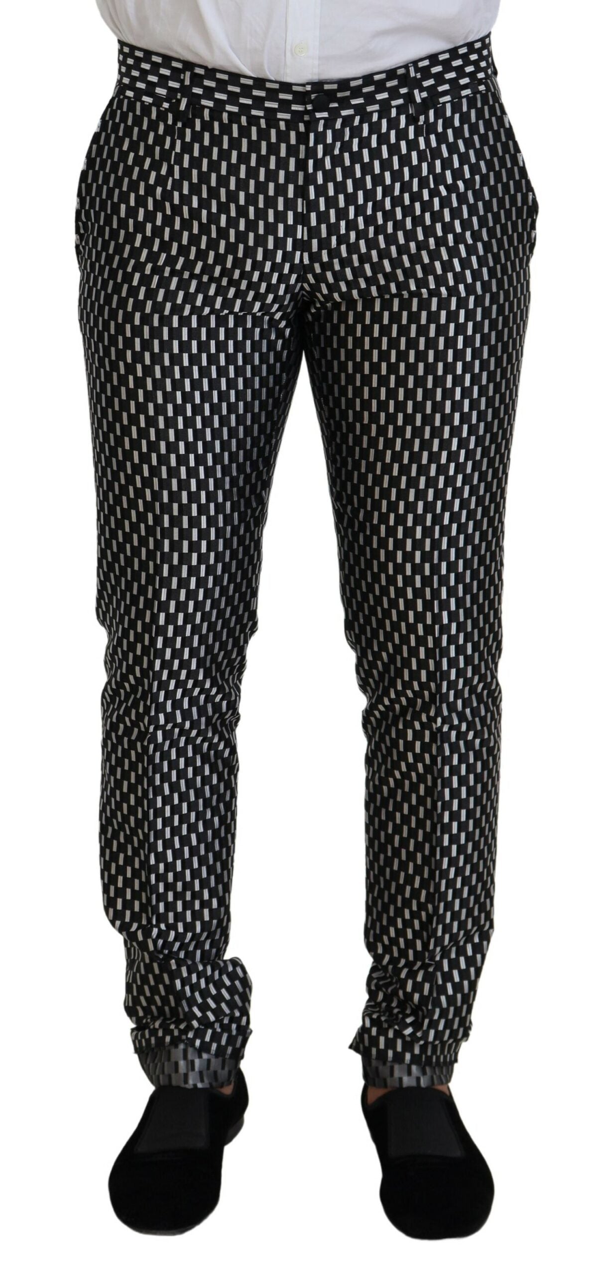 Elegante traje ajustado de mezcla de seda negra