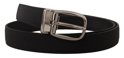 Cinturón elegante de piel de grogrén con hebilla plateada