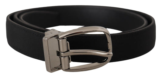 Cinturón elegante de piel de grogrén con hebilla plateada