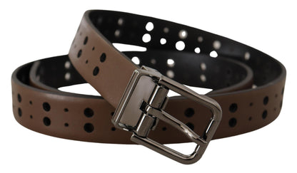 Cinturón de cuero elegante con hebilla de metal