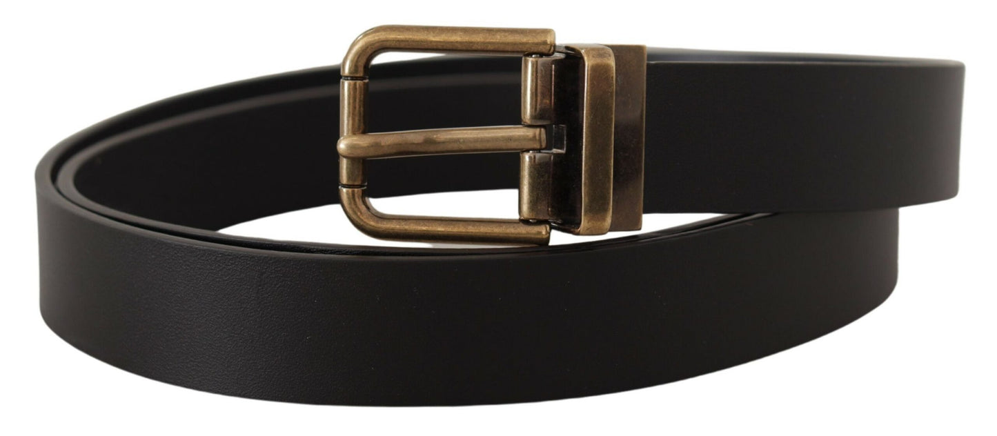 Cinturón elegante de cuero negro con hebilla vintage