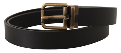 Cinturón elegante de cuero negro con hebilla vintage