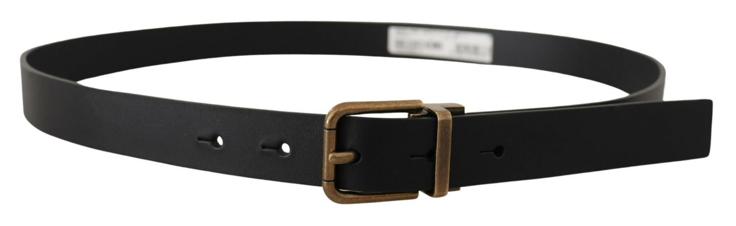 Cinturón elegante de cuero negro con hebilla vintage