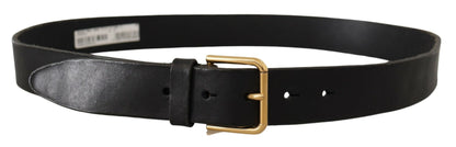 Cinturón elegante de cuero negro con hebilla de metal